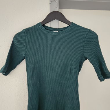 Rippiges grünes T-Shirt XS