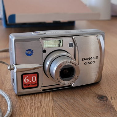 Minolta DIMAGE G600