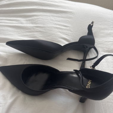 Black Heels Pumps
