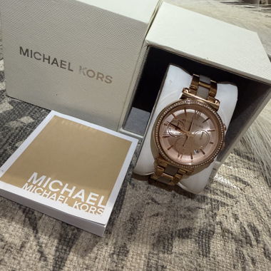 Michael-Kors-Uhr in Roségold