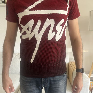 T-shirt bordeaux avec imprimé