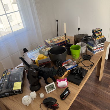 Mixed living room and gaming set