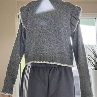 Grey Knit Sweater M