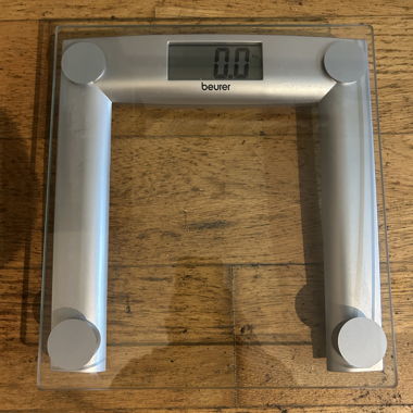 Beurer scale, made in Germany, good condition. 