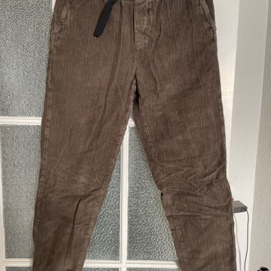 Pantaloni in velluto a coste marroni