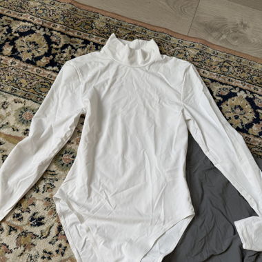 Zara Body Grau und Weiss