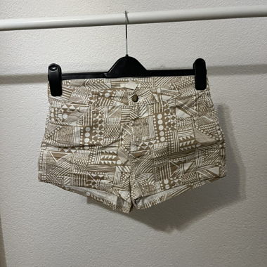 Short H&M T. 36 à motifs géométriques d'été top!