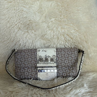 Pochette épaule GUESS