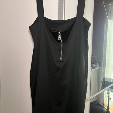 Abito nero SHEIN con spalline