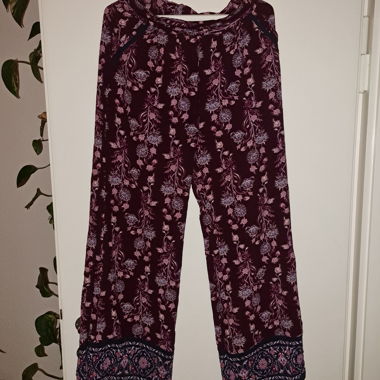 Geblümte weite Stoffhose von Tigerlily