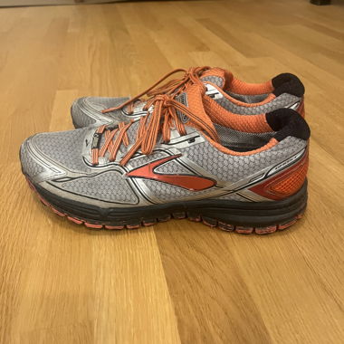 Brooks Ghost 8 GTX running shoes 