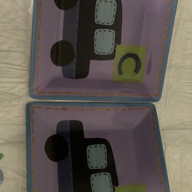 Set di 2 piatti per bambini motivo auto