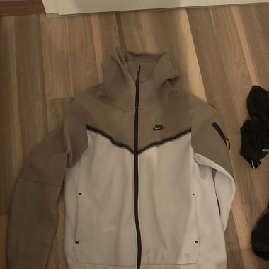Nike Tecc
