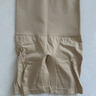 Top modellante ventre via