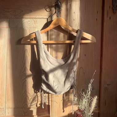 Ribbed beige crop tank top