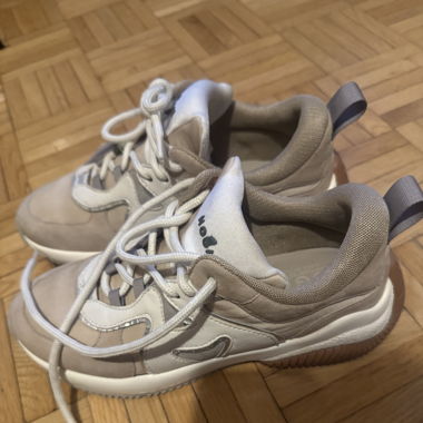 Baskets Hogan mises une fois