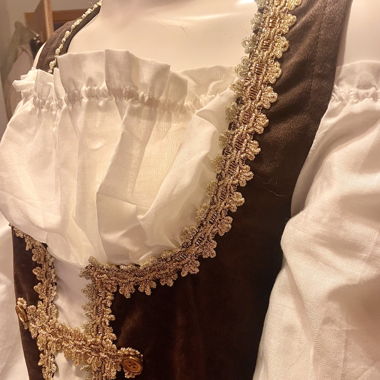 Kostüm im Renaissance-/Mittelalterstil