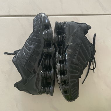 nike shox schwarz 36