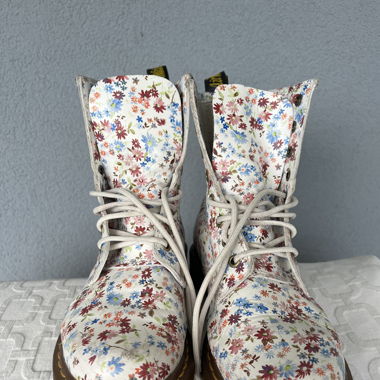Dr. Martens 