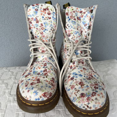 Dr. Martens 