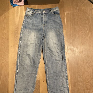 baggy jeans balenciaga 