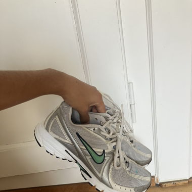 vintage nike sneakers