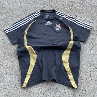Maglia Adidas del Real Madrid, taglia come M
