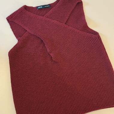 Bordeauxfarbener Strickpullover