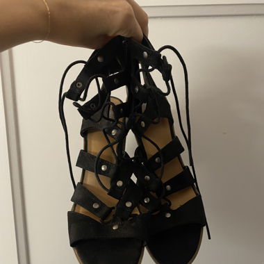 Sandalen mit Absatz