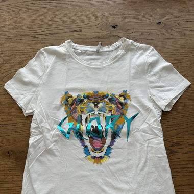T-Shirt mit Löwe