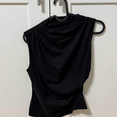 Black Sleeveless Top