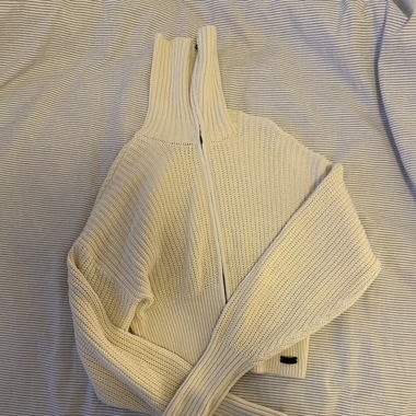 pullover with a zipper