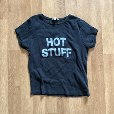 Black T-Shirt "HOT STUFF"