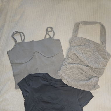 Oberteile im Set