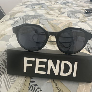 Occhiali da sole FENDI neri