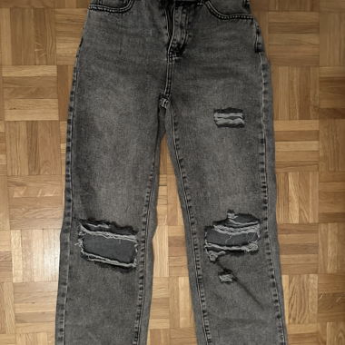 Grau schwarze Destroyed Jeans