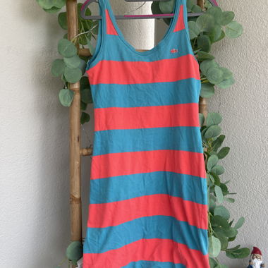Robe Lacoste