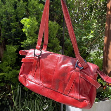 rote Tasche