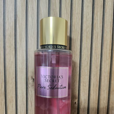 VICTORIA'S SECRET 