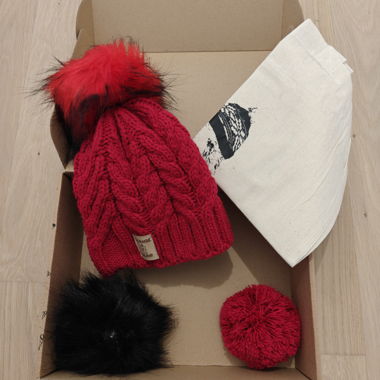 Rote Beanie-Bär Mütze