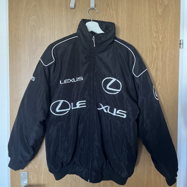 Lexus schwarz