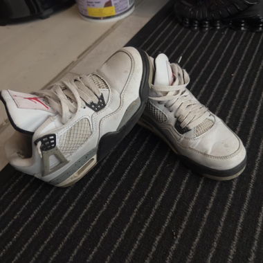 Air Jordan 4 Sneakers