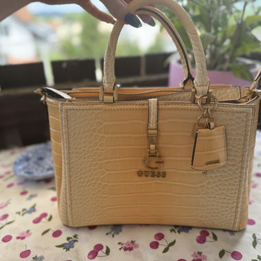 Guess Tasche Gelb