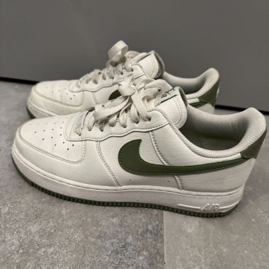 Nike Air Force 1 vertes taille EU 39