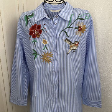 ONLY striped floral embroidered shirt