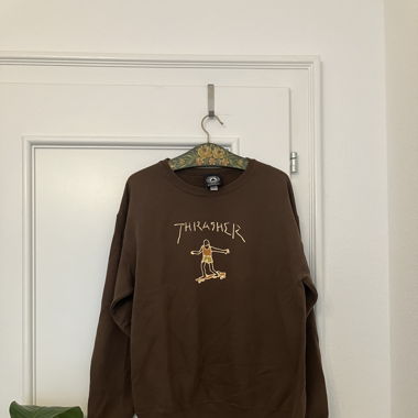 sweater trasher 