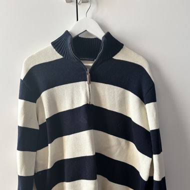 BRANDY MELVILLE ZIP-UP PULLOVER 