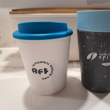 Kaffee Becher