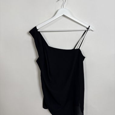 Top nero asimmetrico