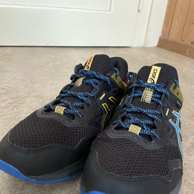 Asics Schuhe 